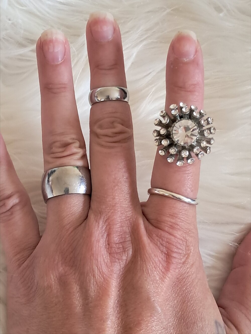 Retro Starburst Rhinestone Ring - Adjustable - Picture 4 of 4